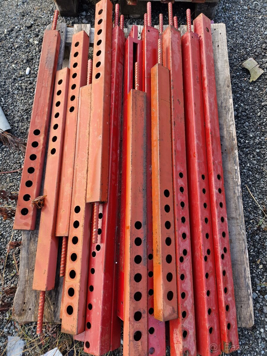 Pravítka, rohy k stenovemu debneniu