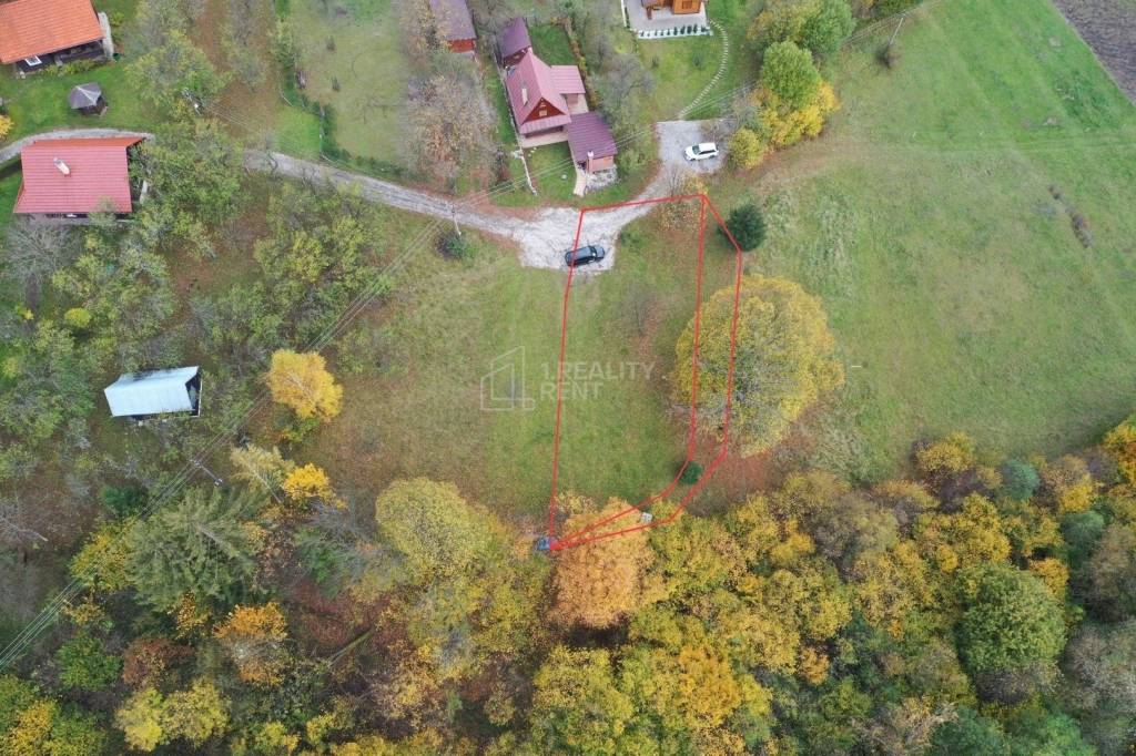 Predaj : Pozemok v obci Dolná Tižina 946 m2 vhodný na stavb