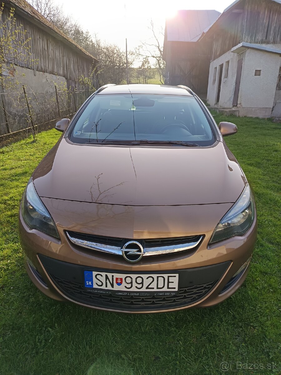 Opel Astra st j