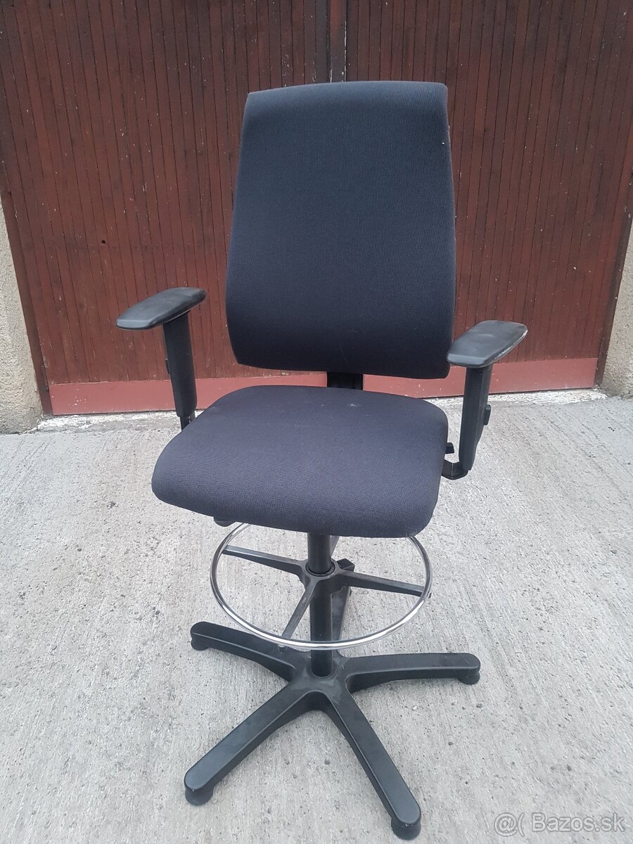 Predám vyššiu otočnu stoličku