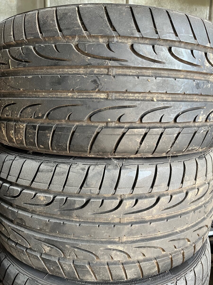 235/40R17