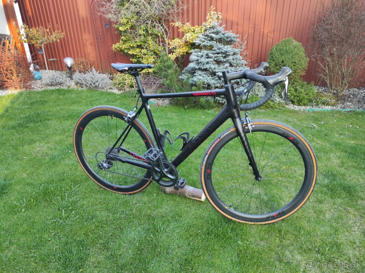 CANYON ENDURACE karbón