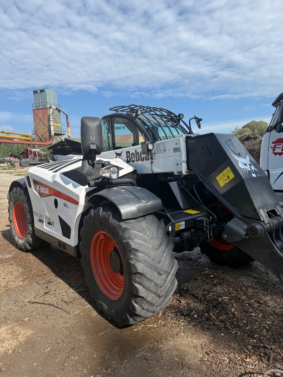 Teleskopický nakladač BOBCAT