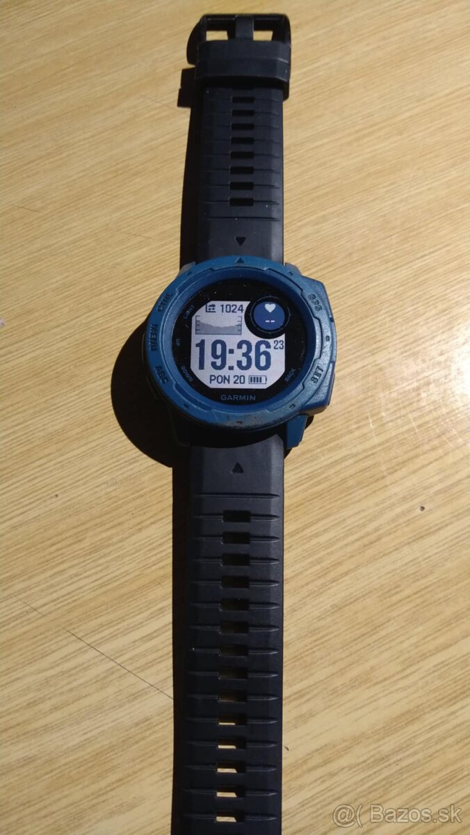Predám Garmin Instinct