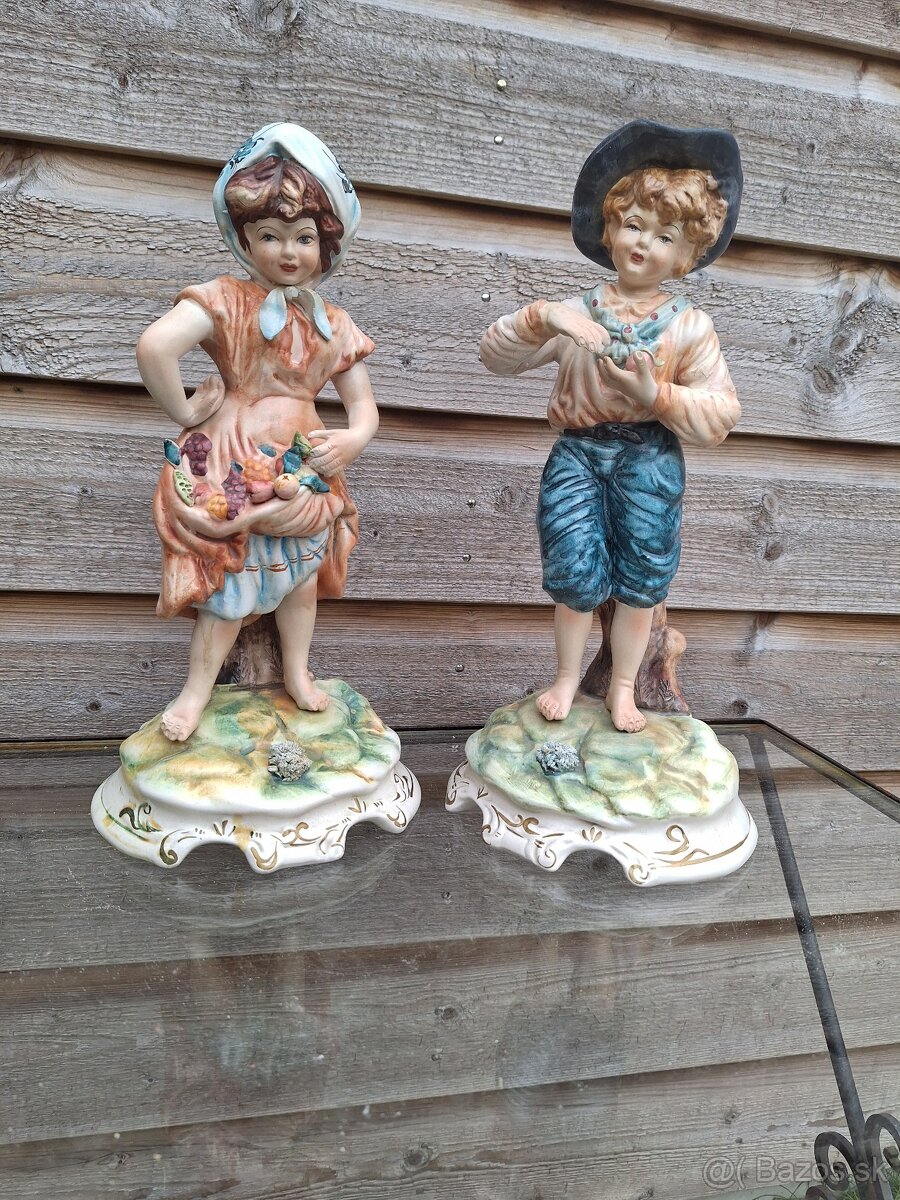 Pár porcelanovych sosiek