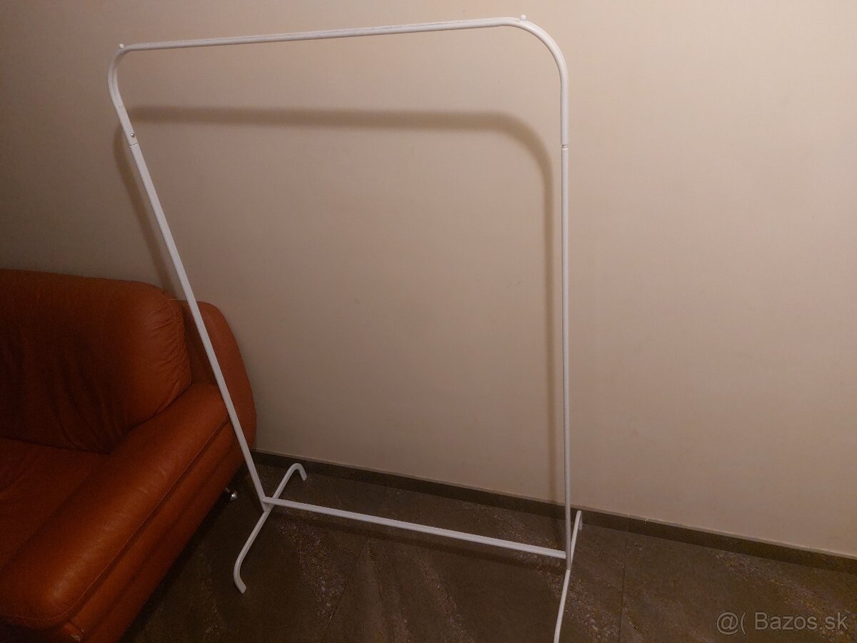 Predám vešiak na oblečenie