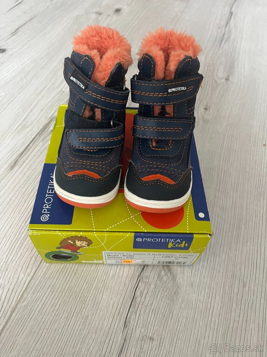 Tmavomodré čižmy (Protetika 20)