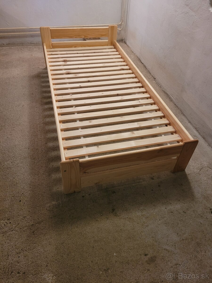 Predám drevenú postel