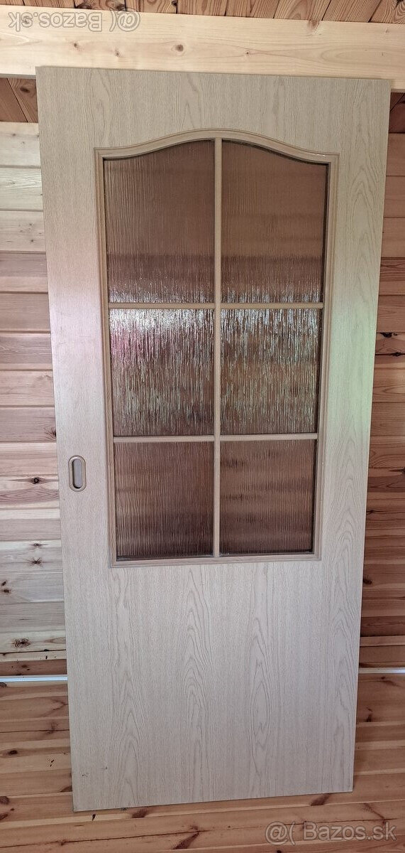 Dvere posuvné