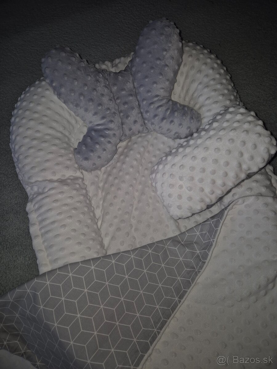 Hniezdo,motýlik,dečka,vankúšik...set