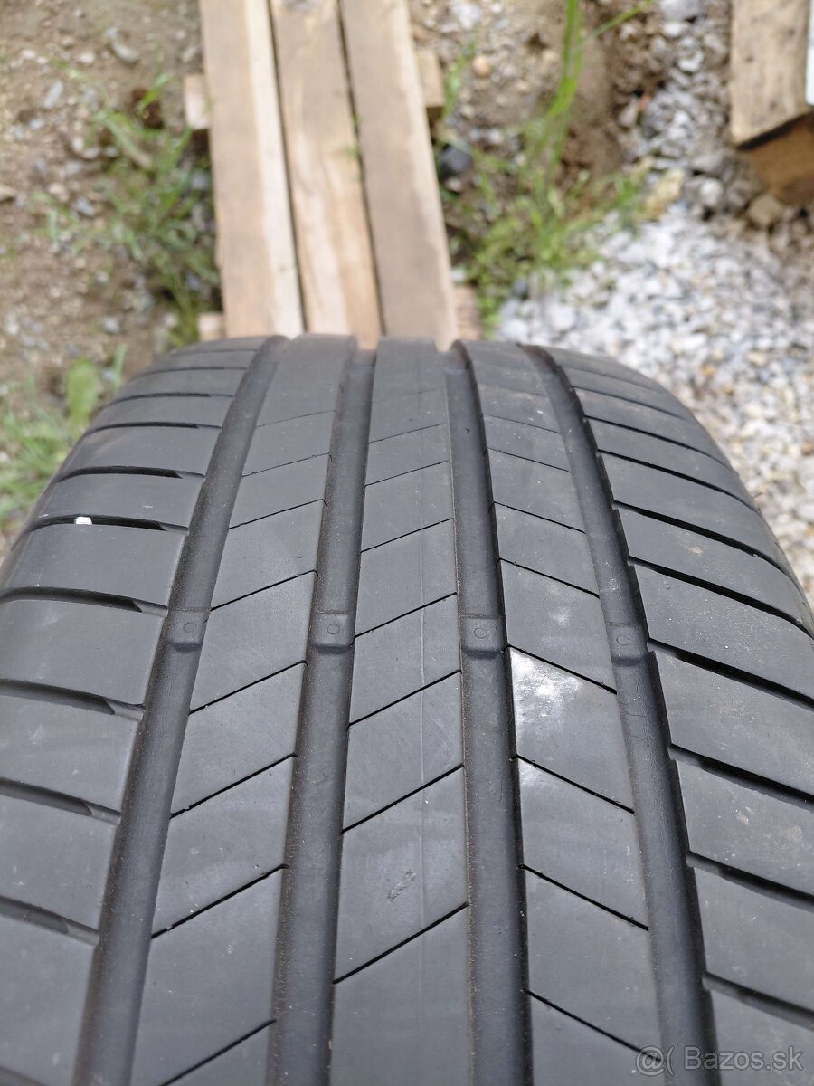 1x letna Bridgestone 225/45R19