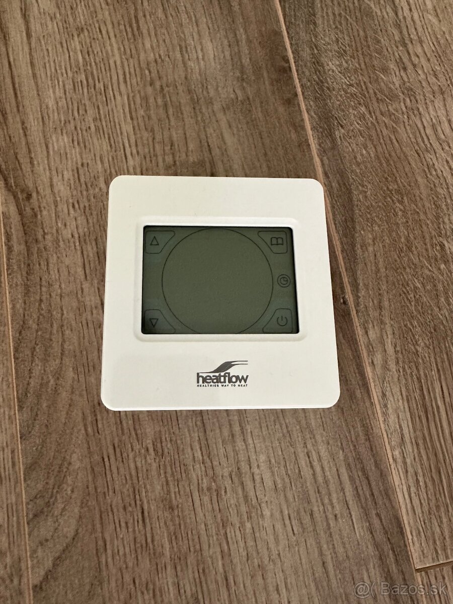 Elektrický termostat na podlahové elektrické kúrenie