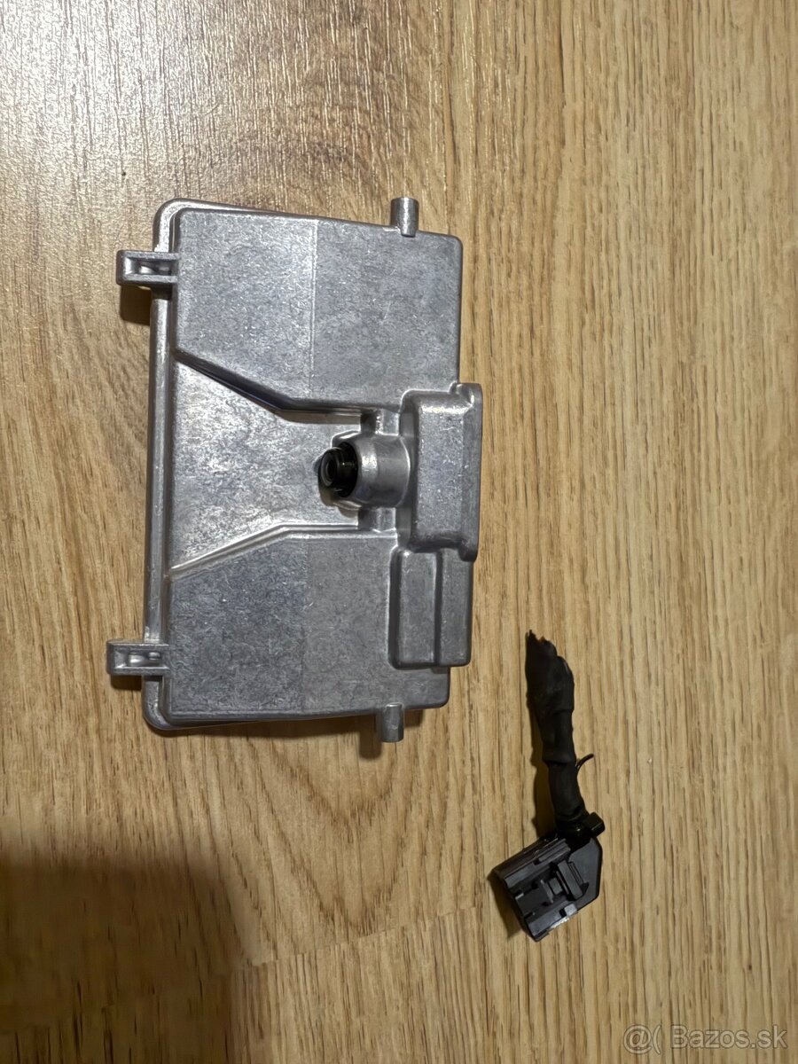 Kamera assistentov VW AG 3Q0 980 654H