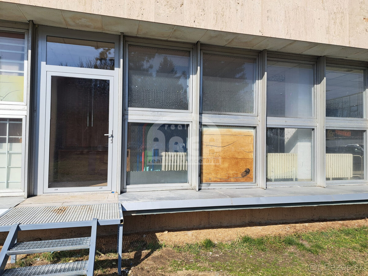 Kancelársko - obchodné priestory v centre mesta Michaloviec