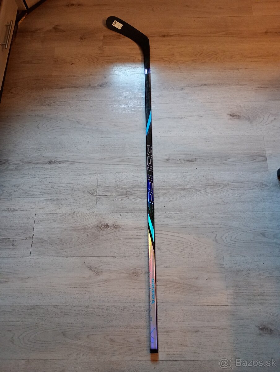 Predám hokejku Bauer Nexus Tracer SR grip