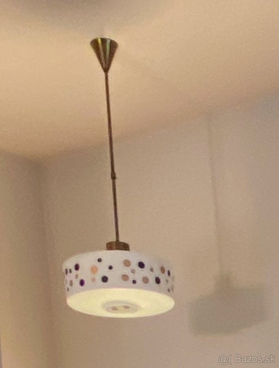 Lampa dizajnový luster kovová konštrukcia sklenené tienidlo