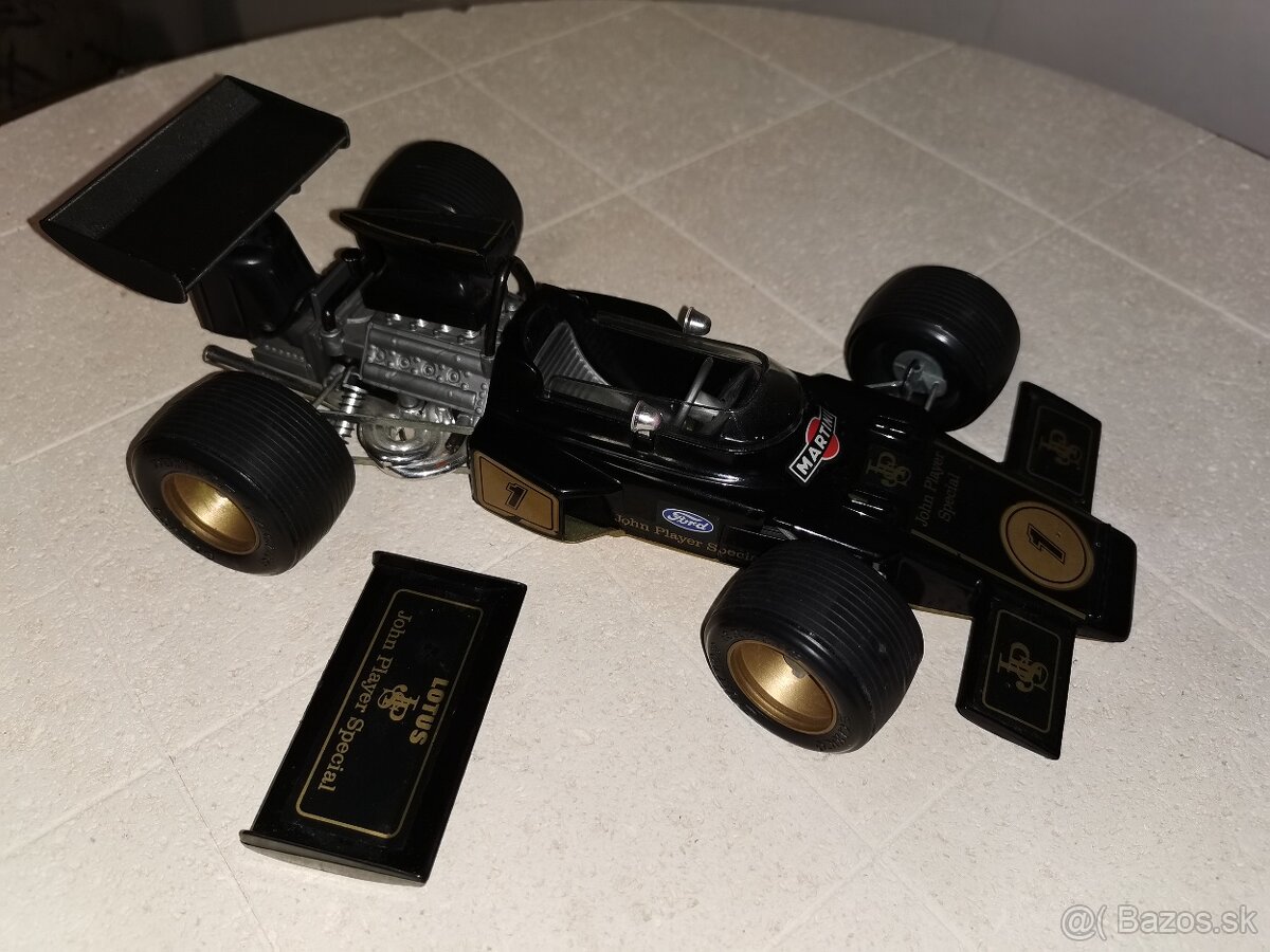 Krídlo Schuco Formula 1 Lotus JPS 1/18