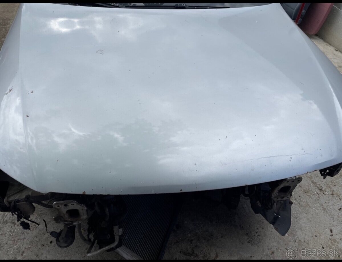 Predná kapota Passat b6