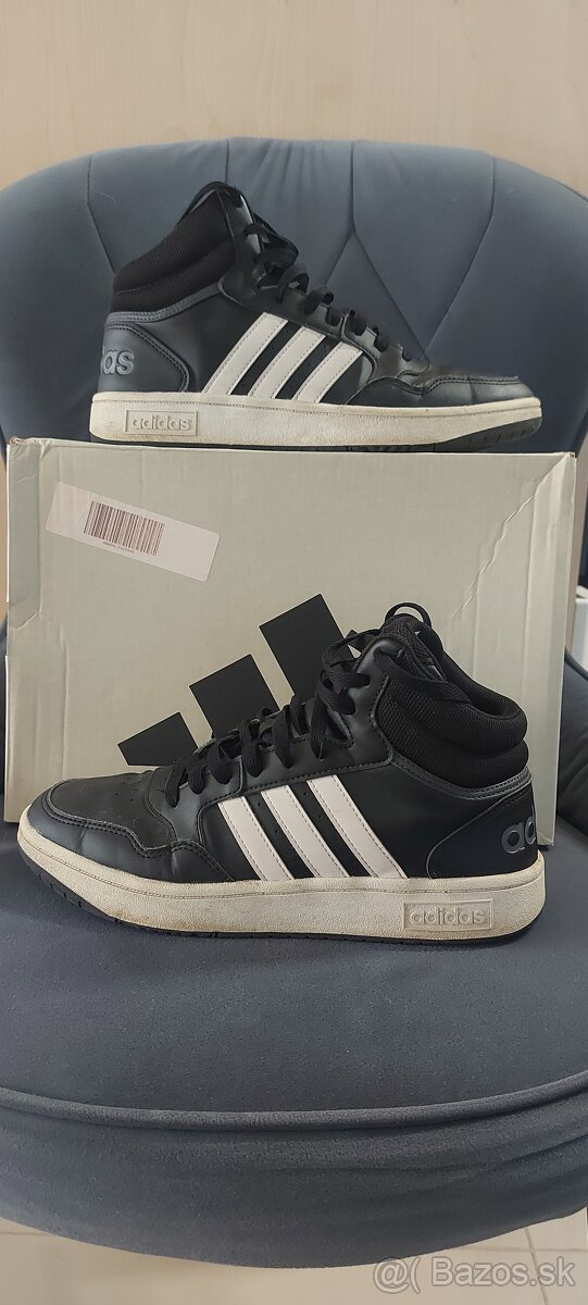 chlapčenskè botasky značky Adidas