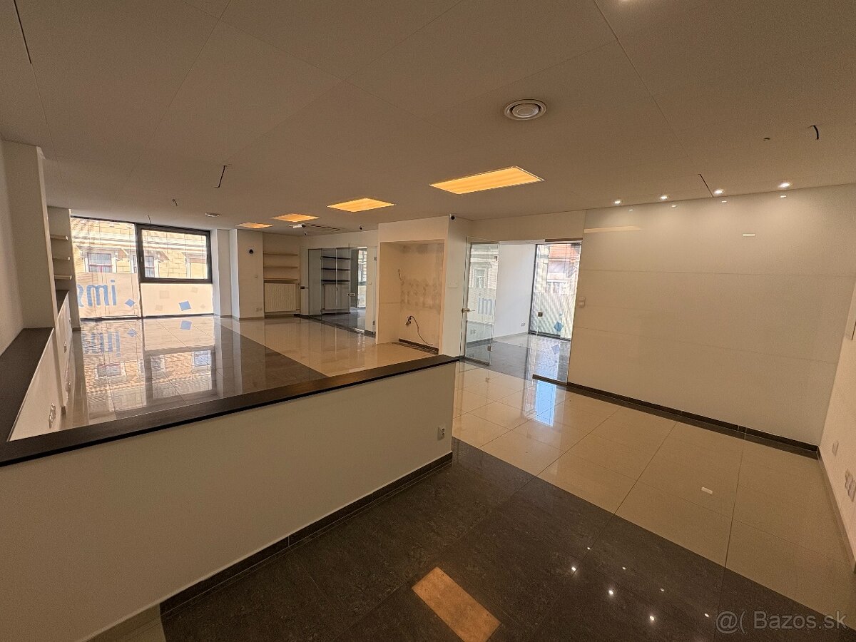 Exkluzívne obchodné priestory - 128 m2 - v centre mesta