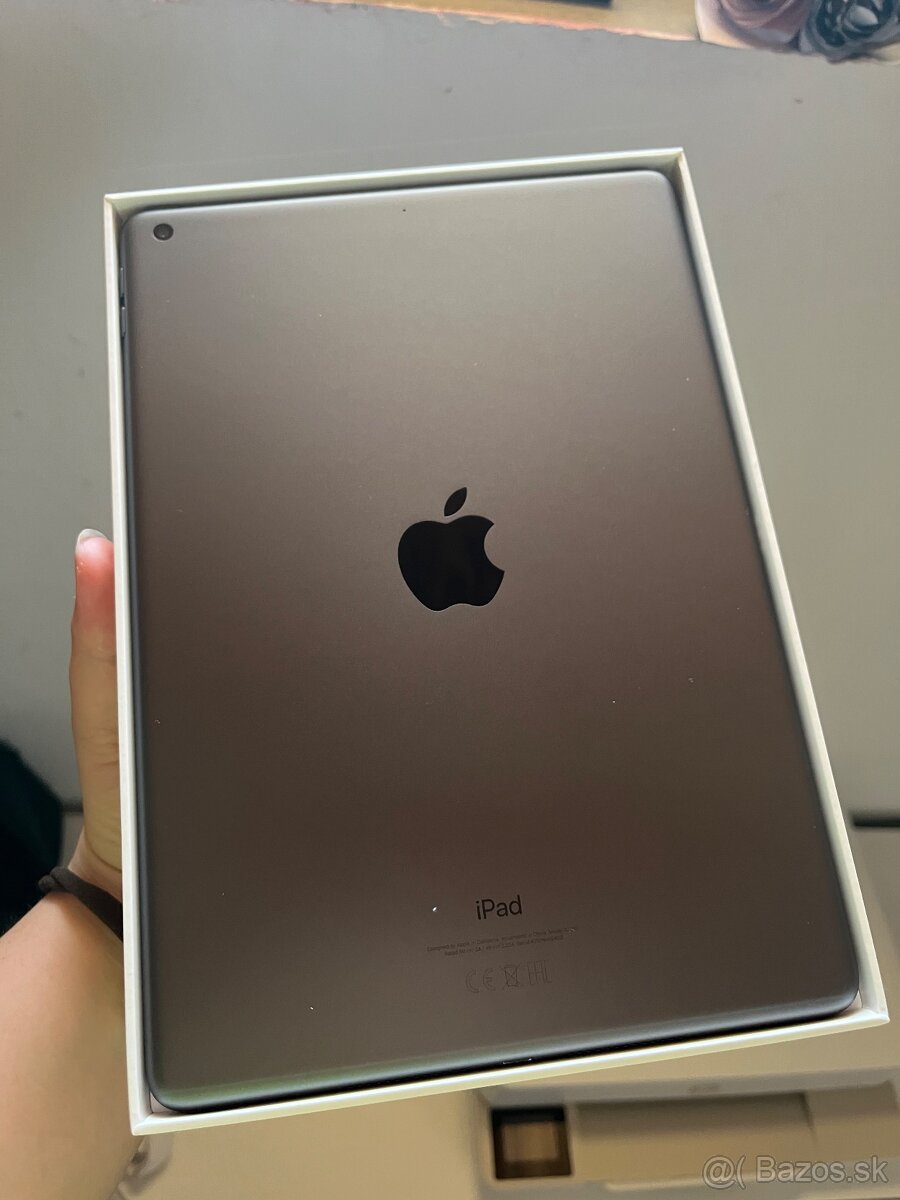 Predám Apple iPad 10.2 (2021) 64GB – Space Gray