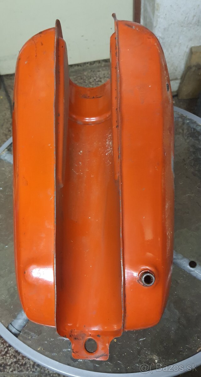 Predám palivovú nádrž na motocykel MZ