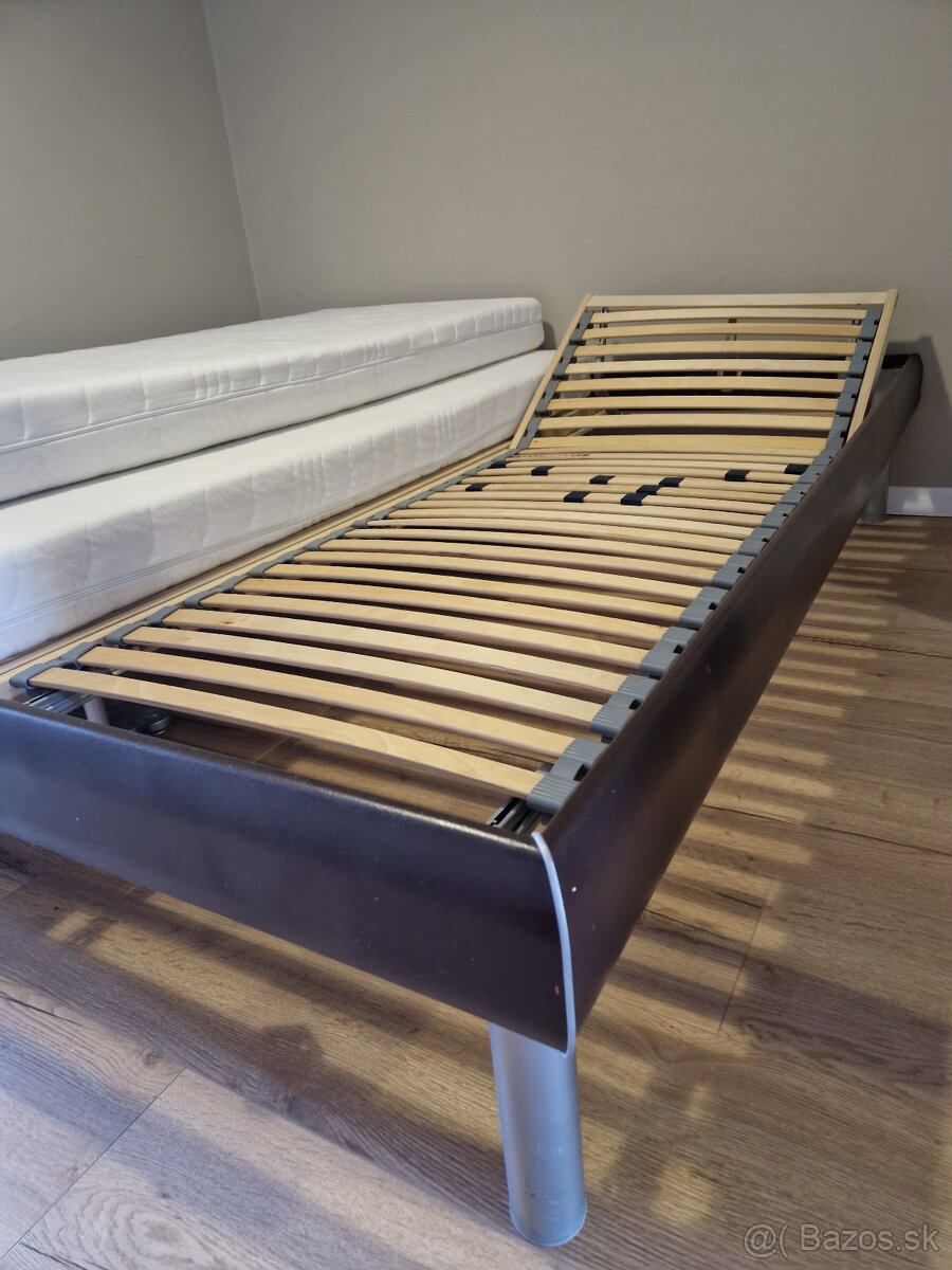 Posteľ 160x200cm / 2x rošt / 2x matrac GRATIS