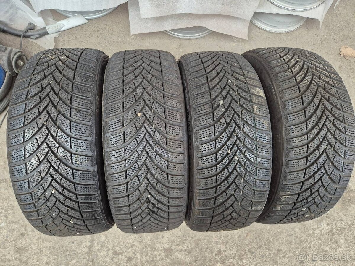 205/45 r17 zimné 4 ks SEMPERIT - z predvádzačky