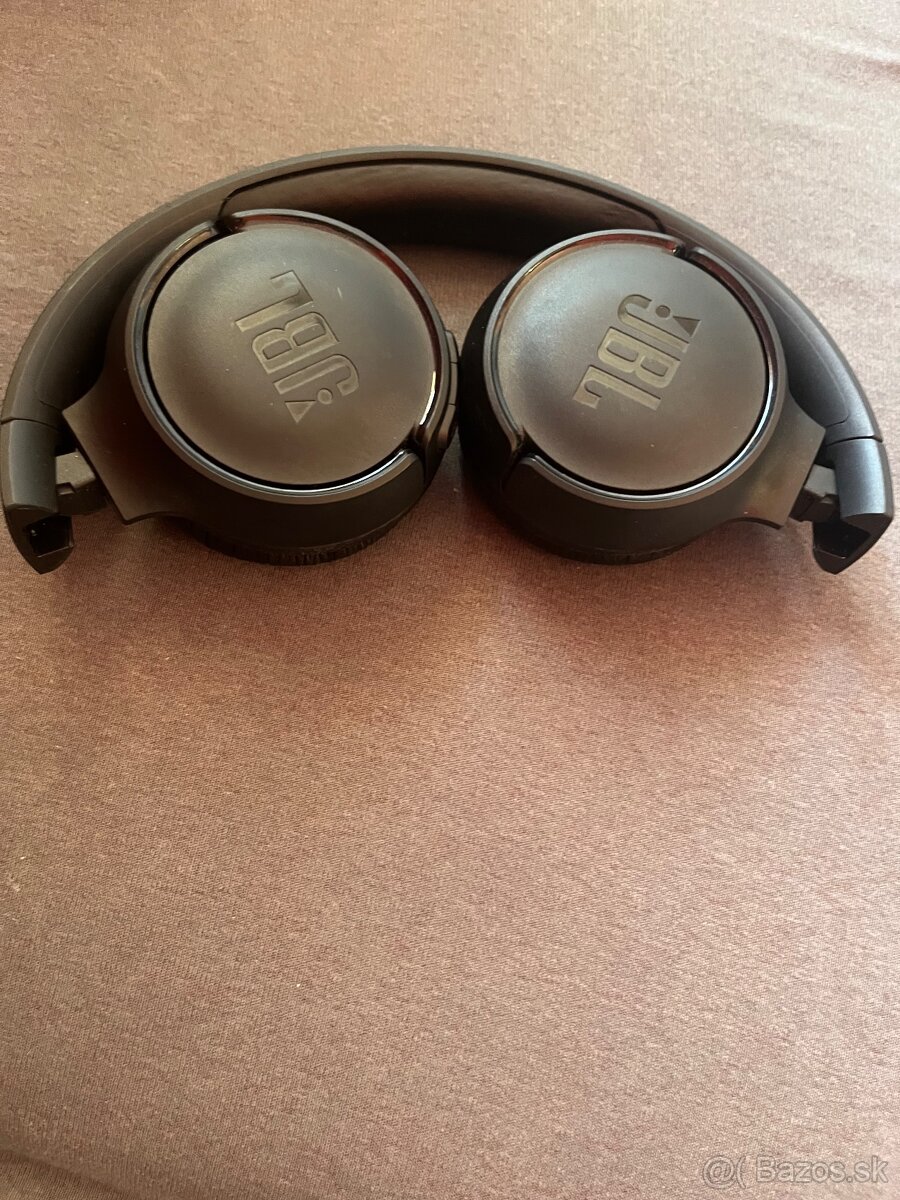 JBL slúchadlá