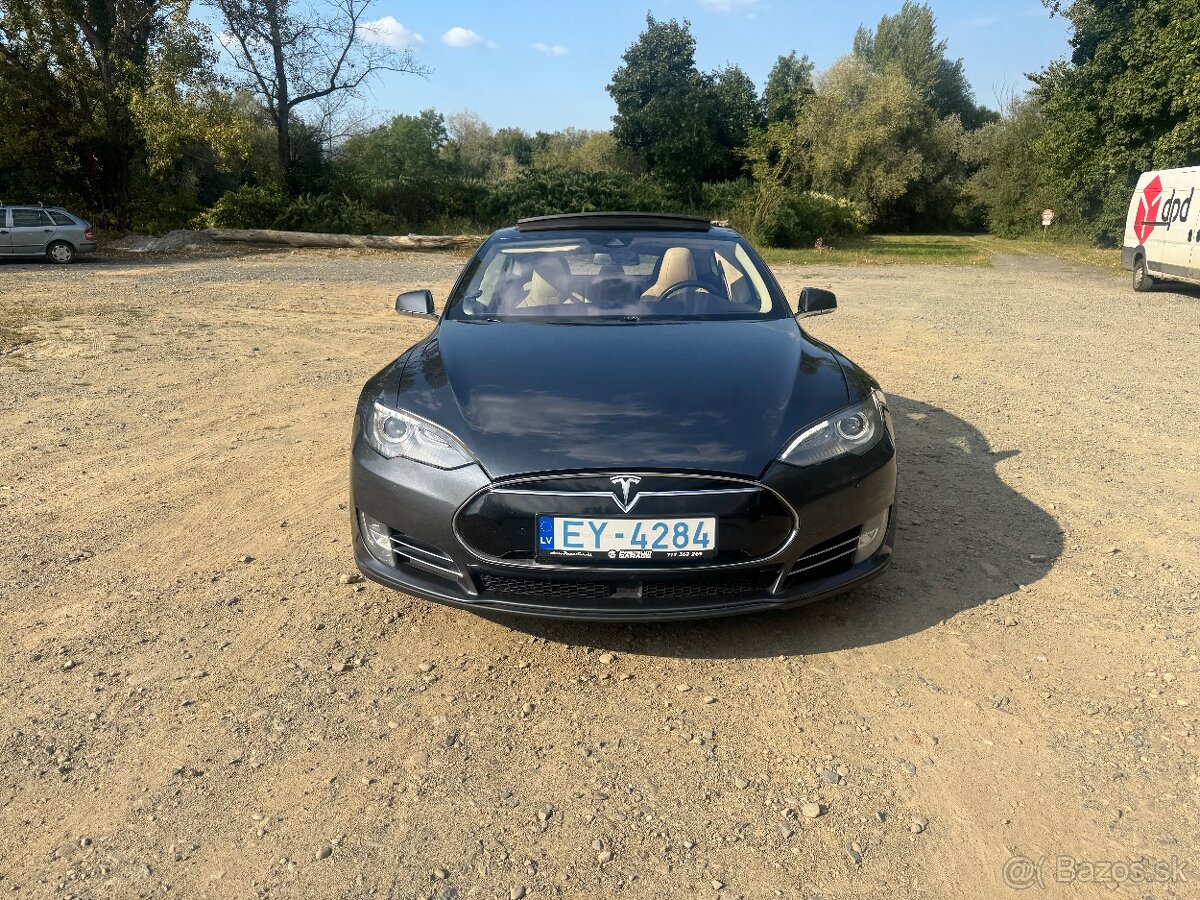 Tesla Model S 85 - Nabíjení ZDARMA AUTOPILOT