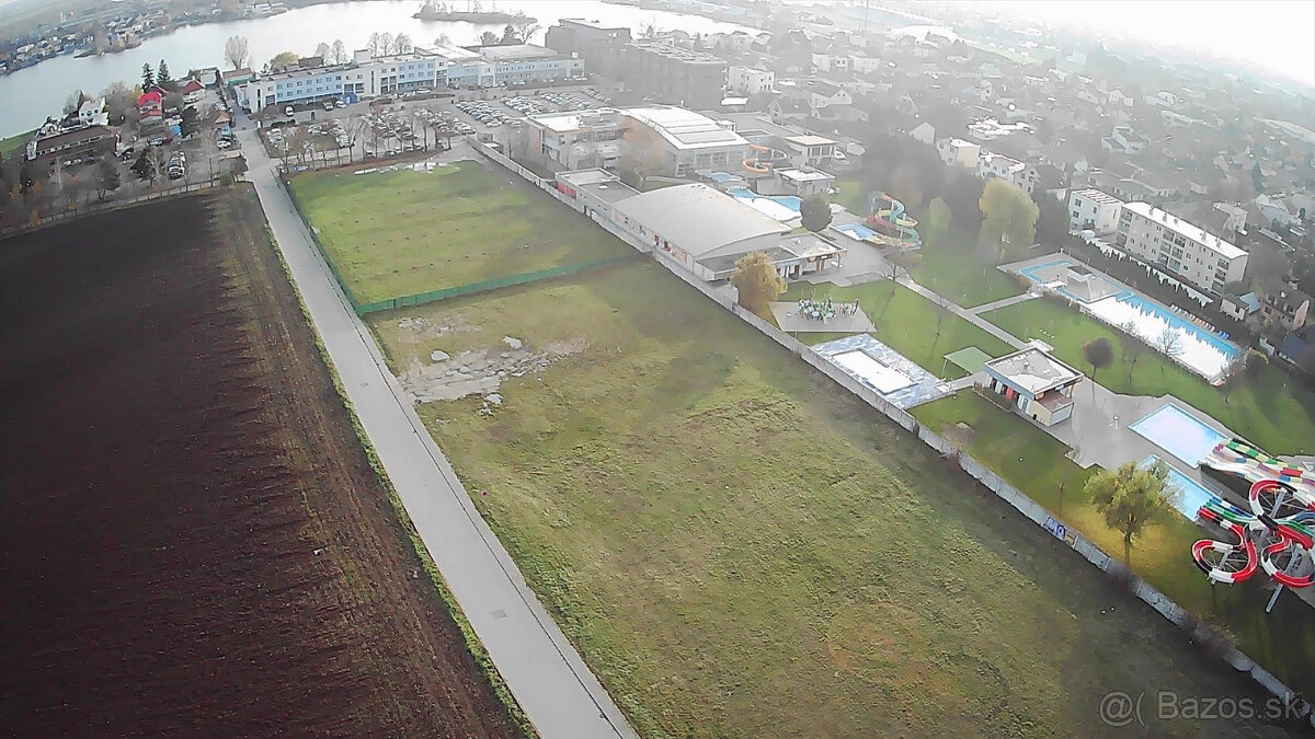 SENEC - NA PREDAJ stavebný pozemok pre šport a rekreáciu aj 