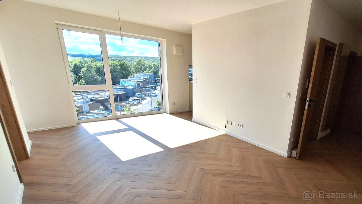 Predám 4 izbový byt