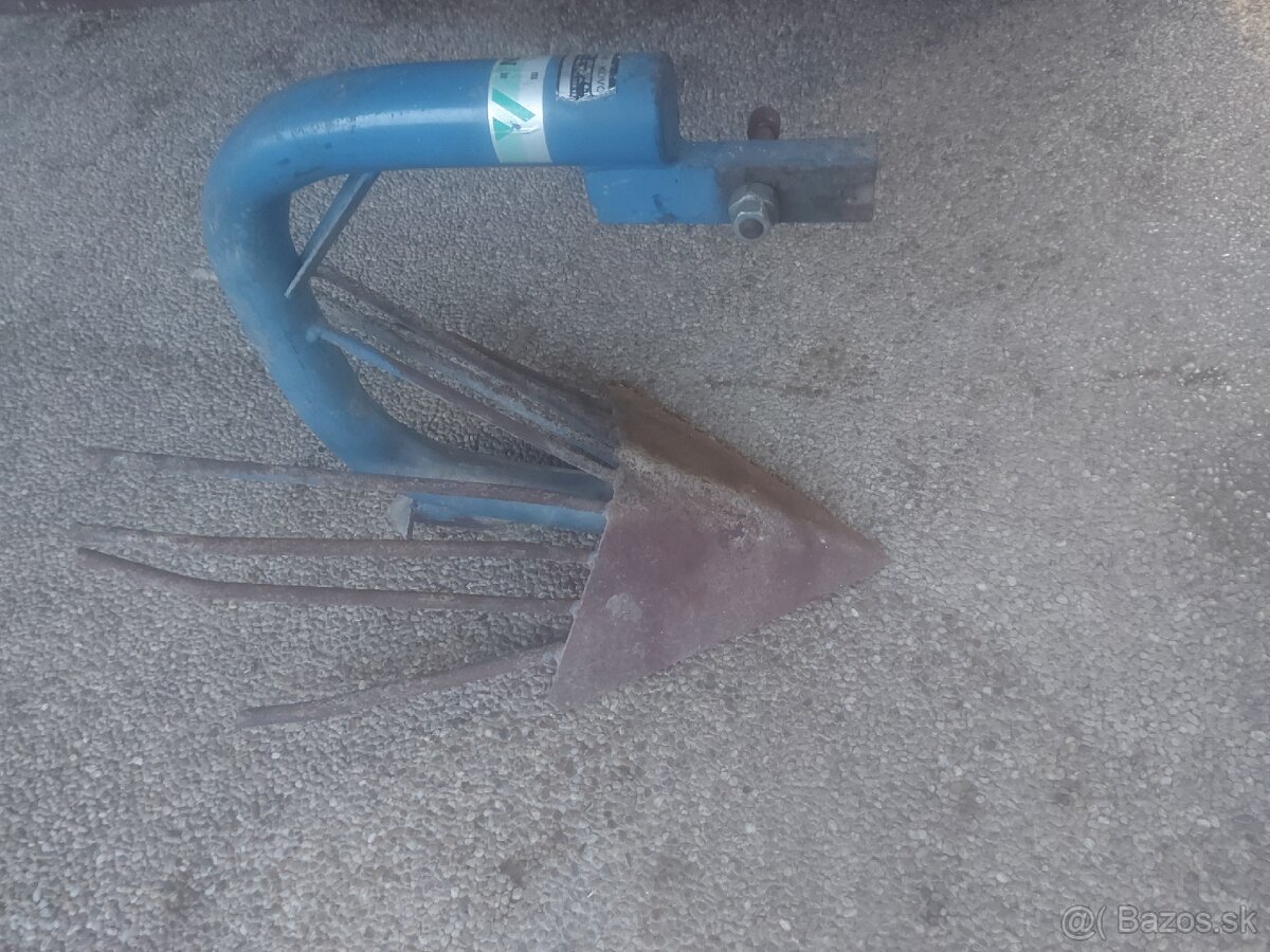 Vyoravací pluh agzat