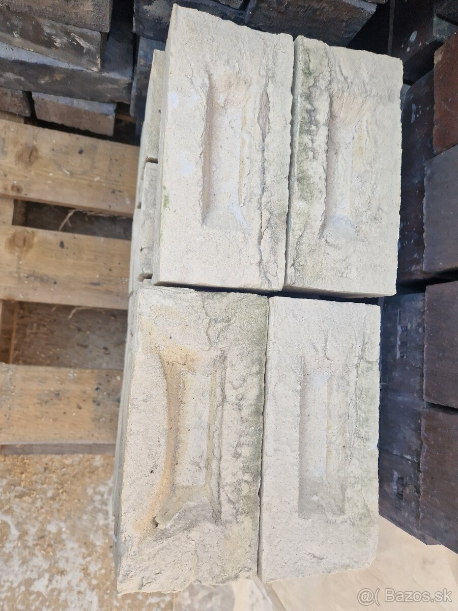 Predam razenu bielu tehlu so sivym nna dekorativne murovanie