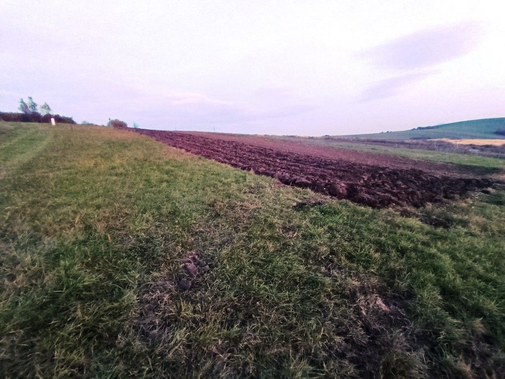 Na predaj pozemok na výstavbu Rodinného domu v obci Chmeľove