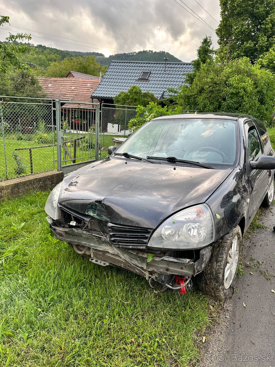 Rozpredám Renault clio