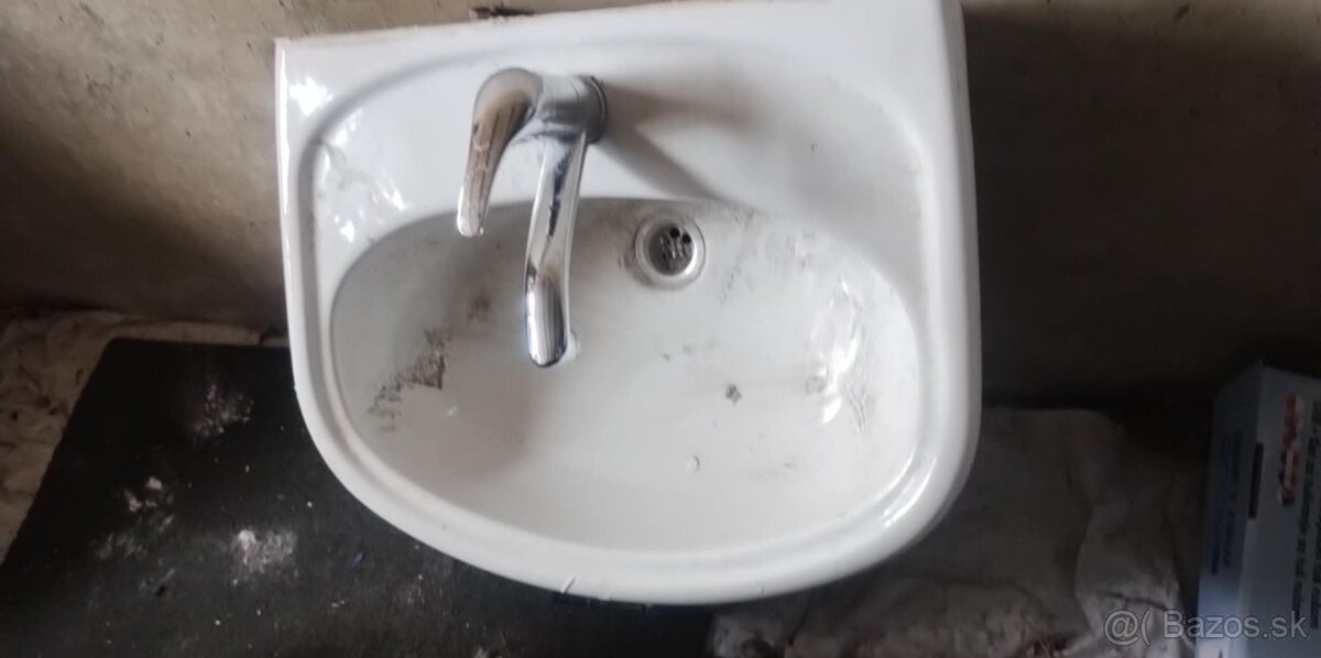 Umývadlo s bateriou 47cm