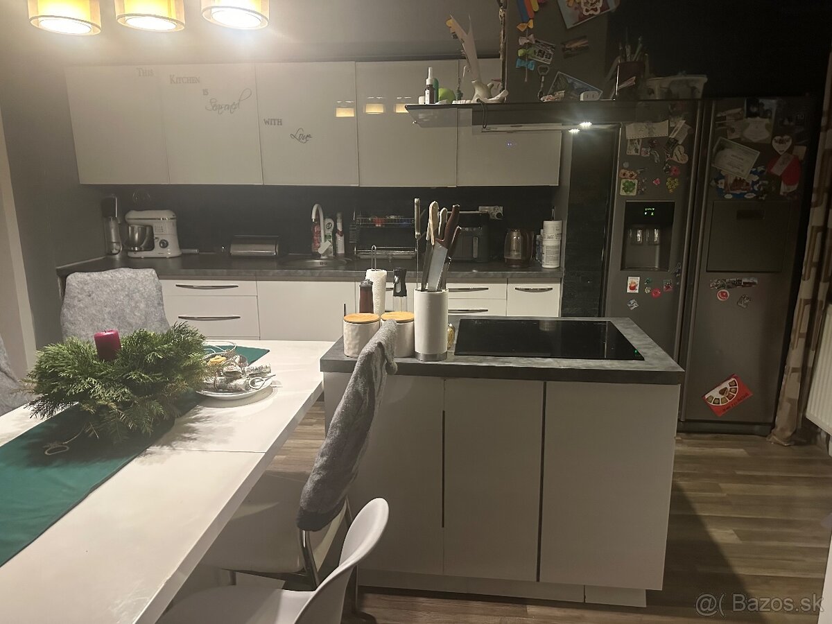 Kuchyňa vysoký lesk