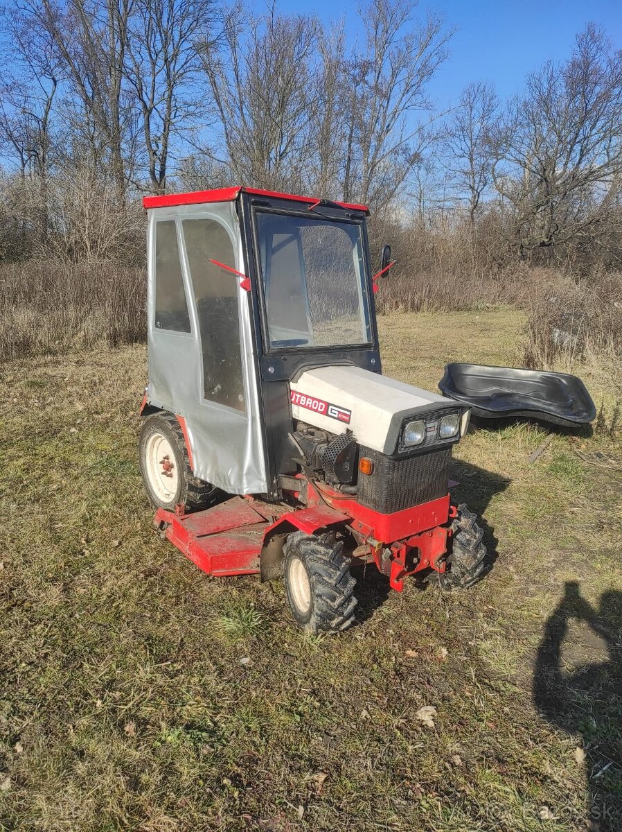 Traktor gutbrod naftovy motor