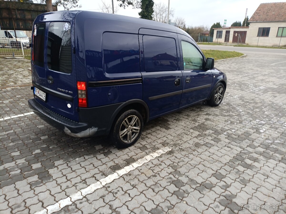 Predám Opel Combo 1.7 DTI rv 2004 55kw