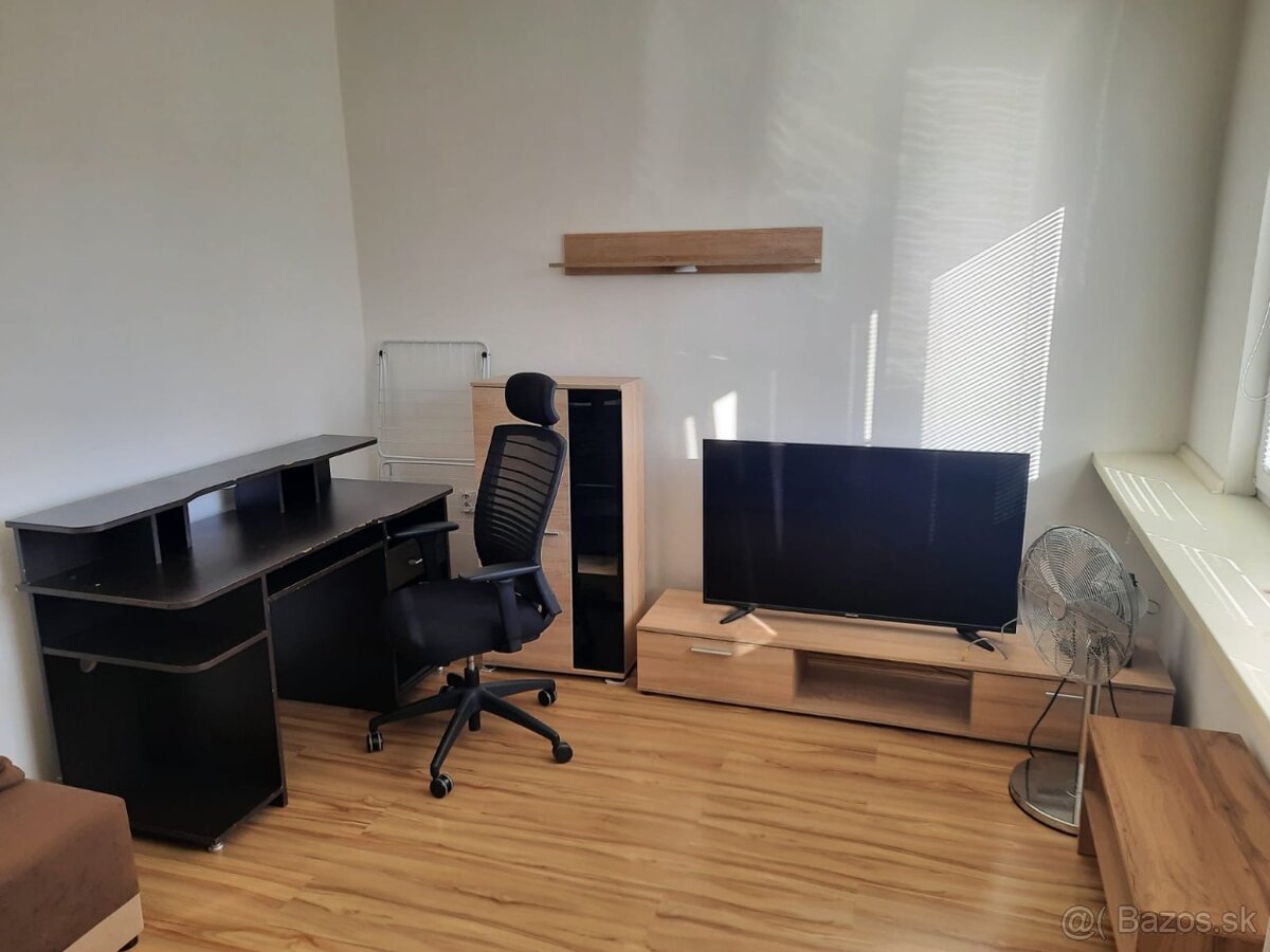 PRENÁJOM – 1 - izbový byt – Sídlisko Západ