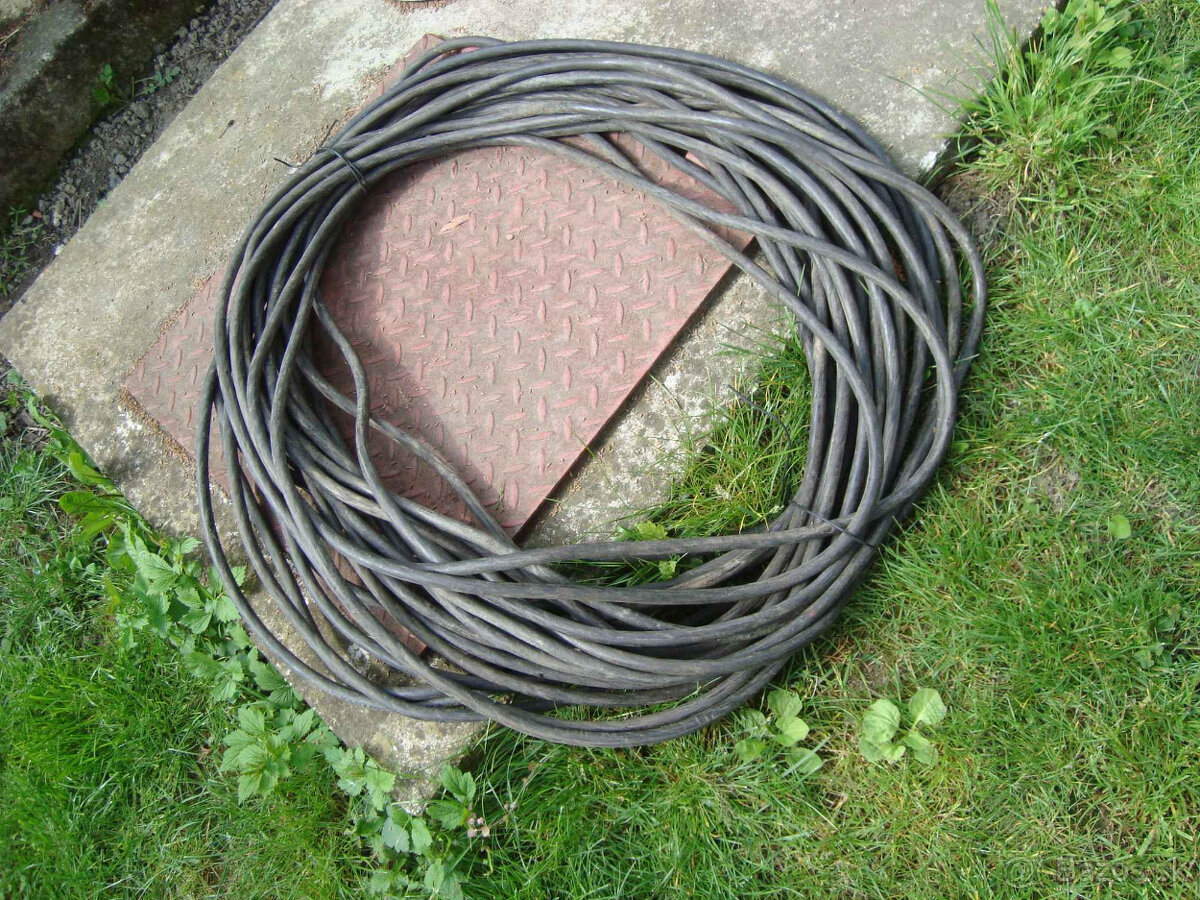 Gumený kábel 4 x 6mm2, 55 metrov