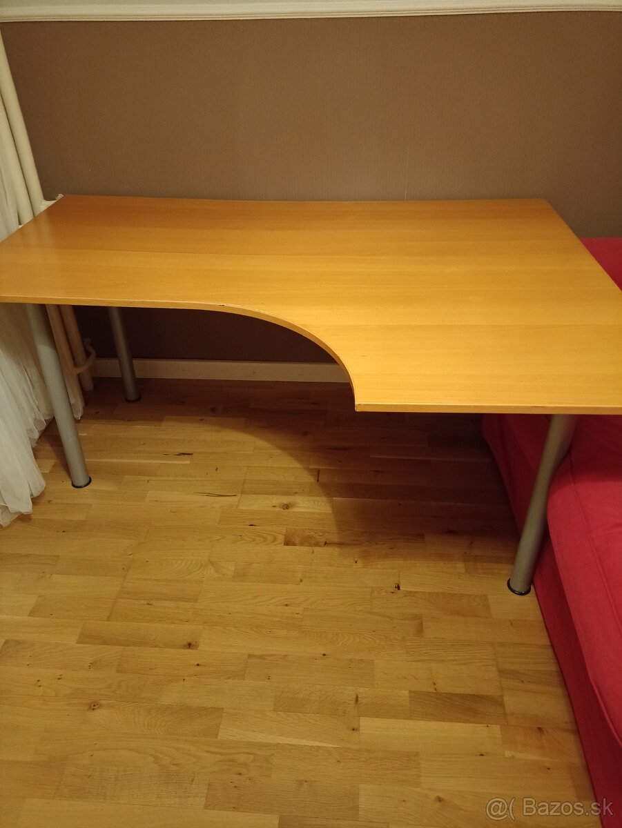 Kancelársky stôl rohový pravý