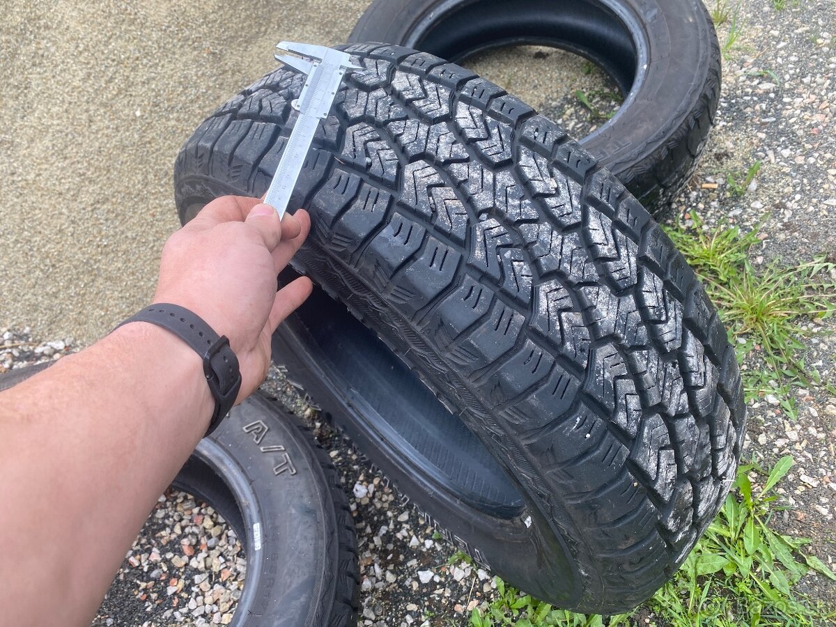 245/65R17