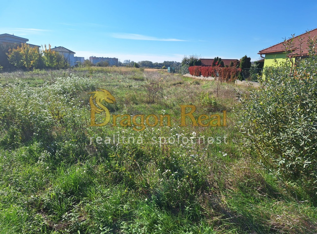 PREDAJ - Stavebný pozemok o rozlohe 7651 m2 - MICHALOVCE