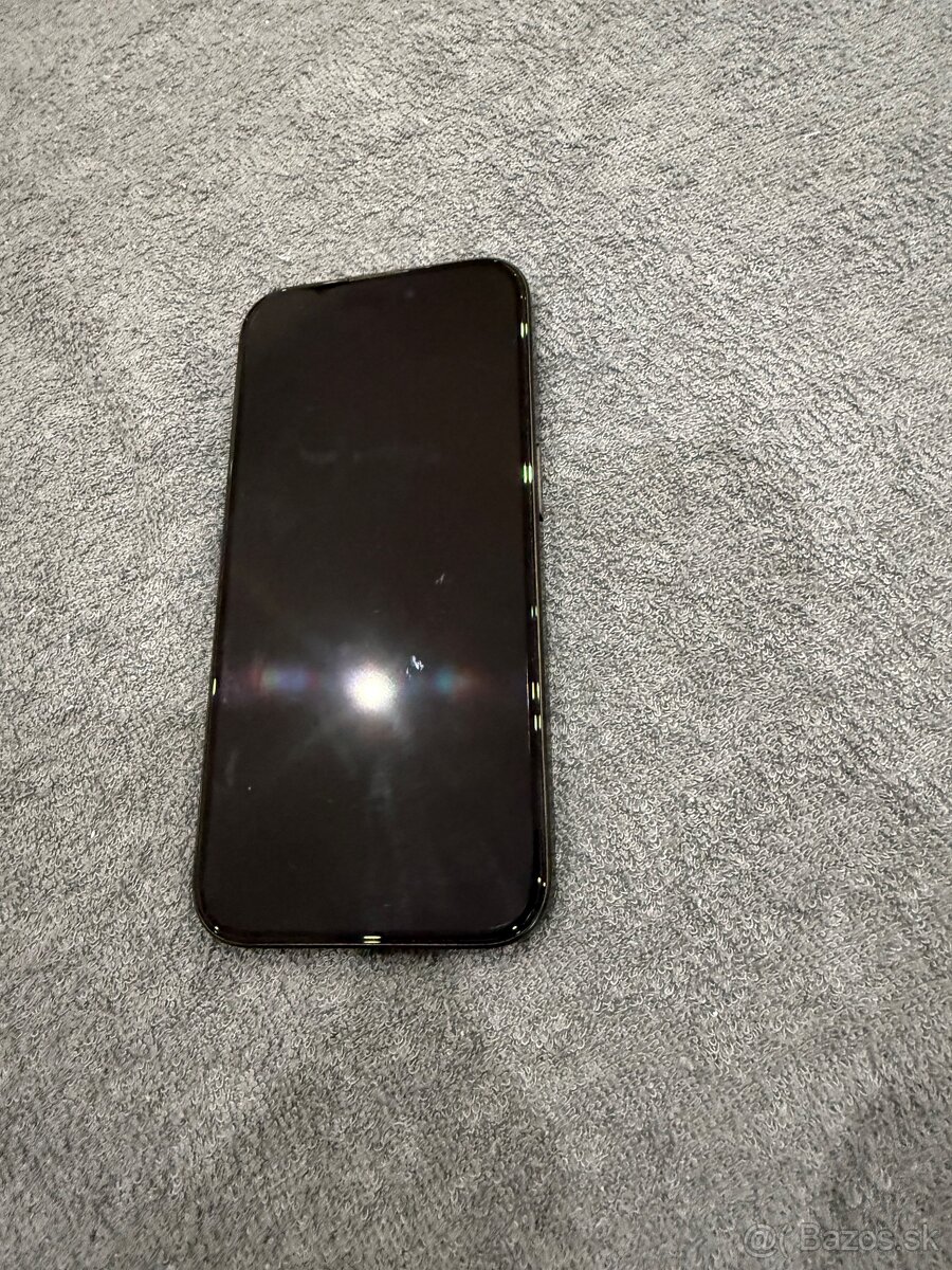 Predám IPhone 15 PRO 256 GB black Titan