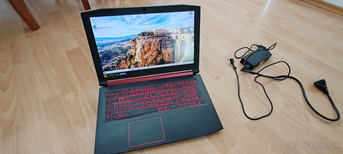 Predam herny notebook Acer Nitro