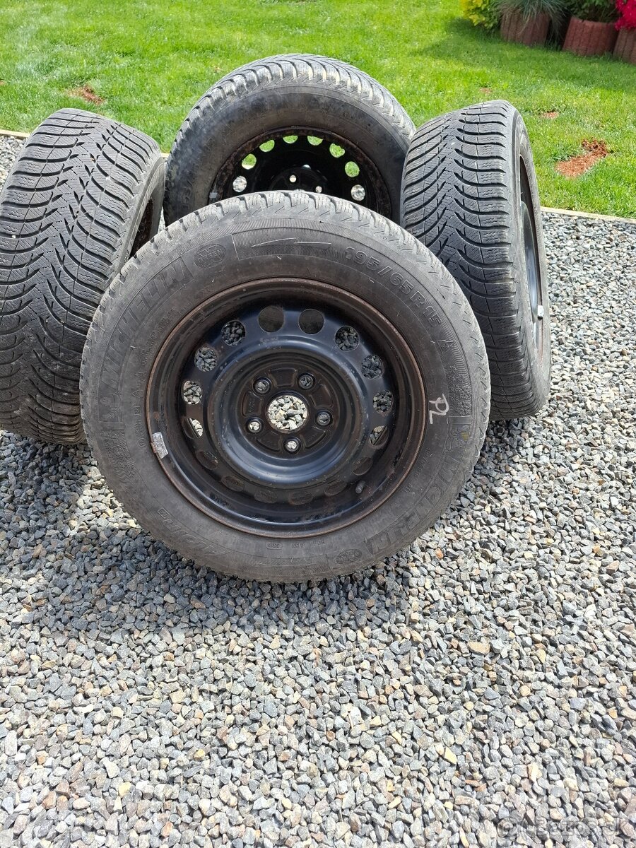 Predám 15´ disky so zimnými pneu MICHELIN