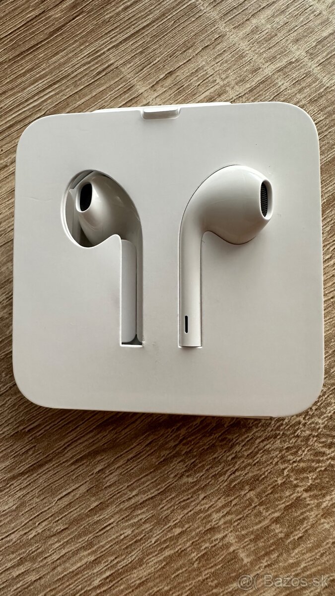 Apple slúchadlá