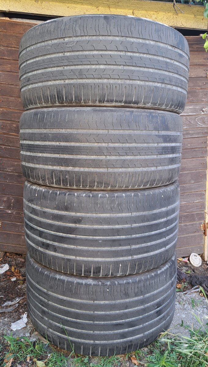 Ponúkame 4 letné pneumatiky Continenta 315/30 R22 275/35 R22